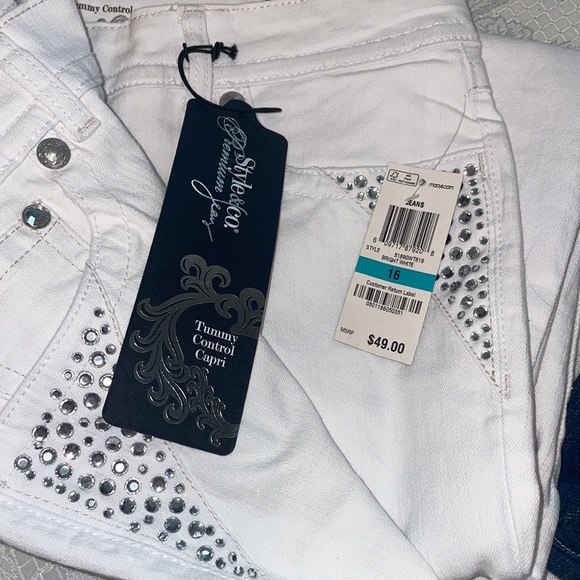 Style & Co. Premium Jeans White Capris size 16 - Picture 8 of 8